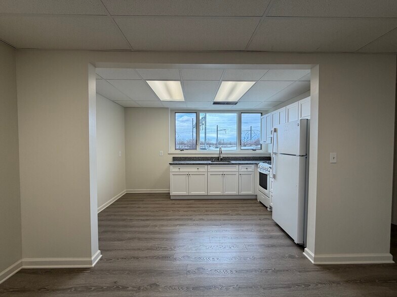 More Photos Of 44-50 Lewis Ave, Jersey City Light Manufacturing For Lease