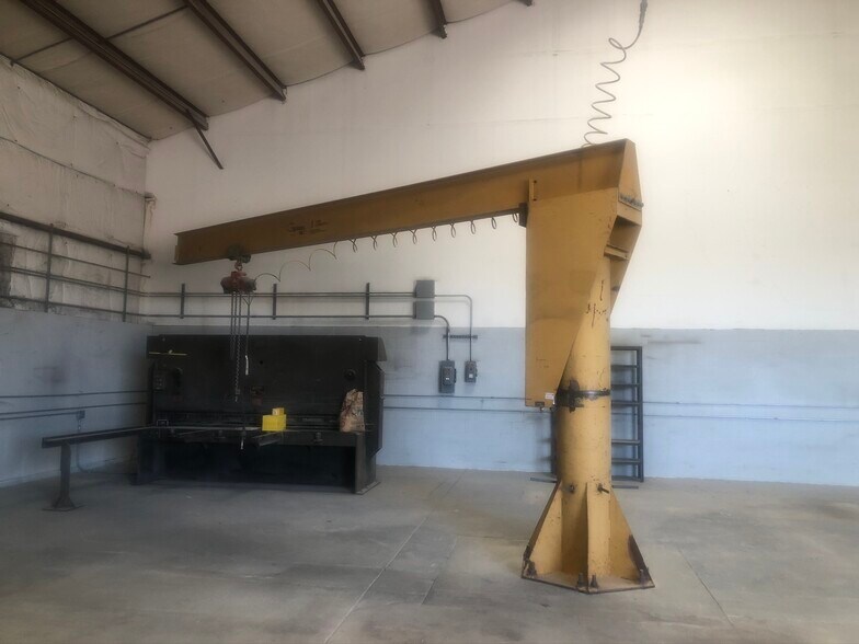 More Photos Of 3755 Colorado Ave, Sheffield Village Warehouse For Lease