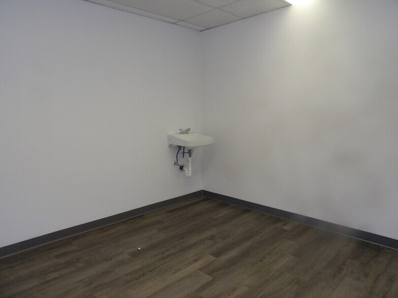 More Photos Of 765 Broadway Ave, El Centro Medical For Sale