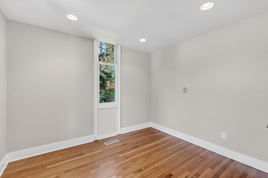 More Photos Of 208 St Marys St, Raleigh Loft Creative Space For Sale