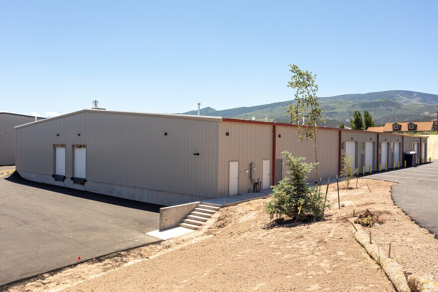 More Photos Of 707 Plane St, Gypsum Warehouse For Sale