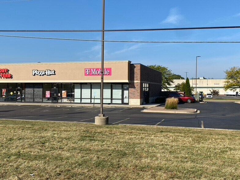 More Photos Of 1388 S US Highway 12, Fox Lake Storefront Retail Office For Sale