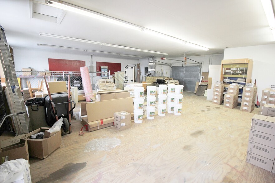 More Photos Of 902 Richmond Ave, Staunton General Retail For Sale