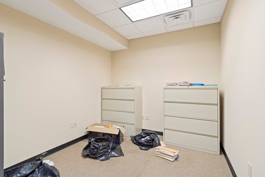 More Photos Of 1690 Roberts Blvd, Kennesaw Warehouse For Sale