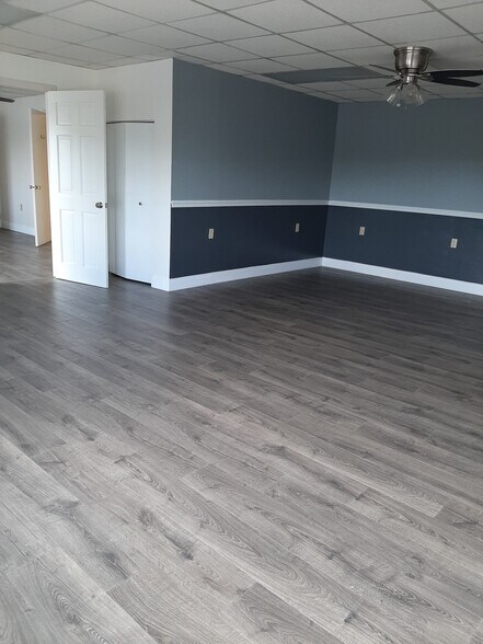 More Photos Of 11565 Perry Hwy, Wexford Storefront Retail Office For Lease