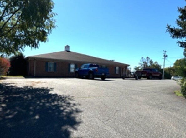 More Photos Of 2815 Linkhorne Dr, Lynchburg Office For Sale
