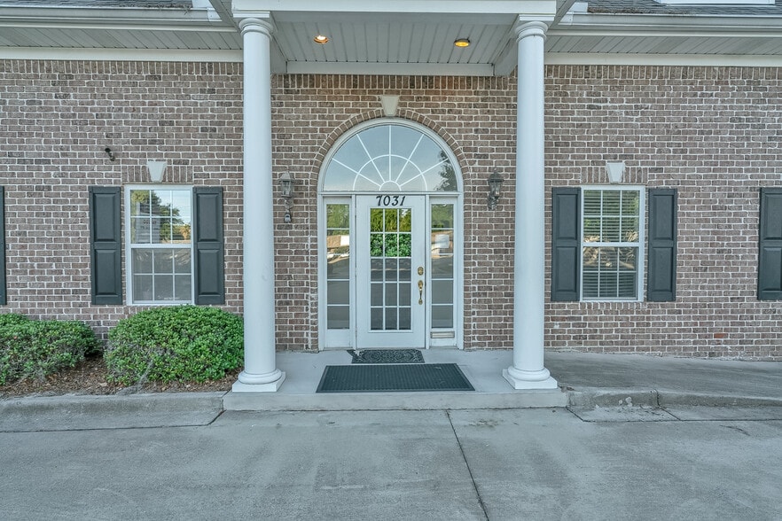 More Photos Of 7031 Hodgson Memorial Dr, Savannah Office For Lease