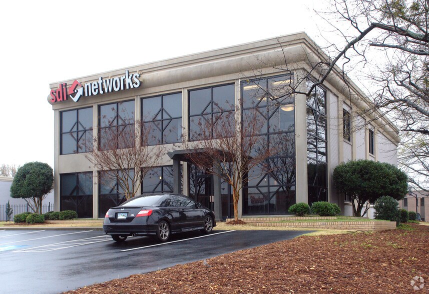 More Photos Of 127 W Antrim Dr, Greenville Office For Lease