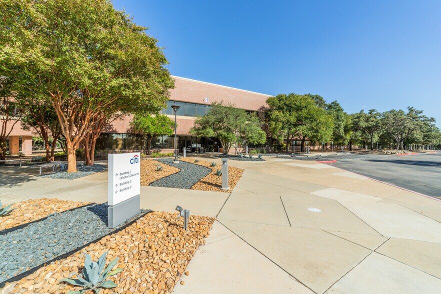 More Photos Of 100 Citibank Dr, San Antonio Office For Sale