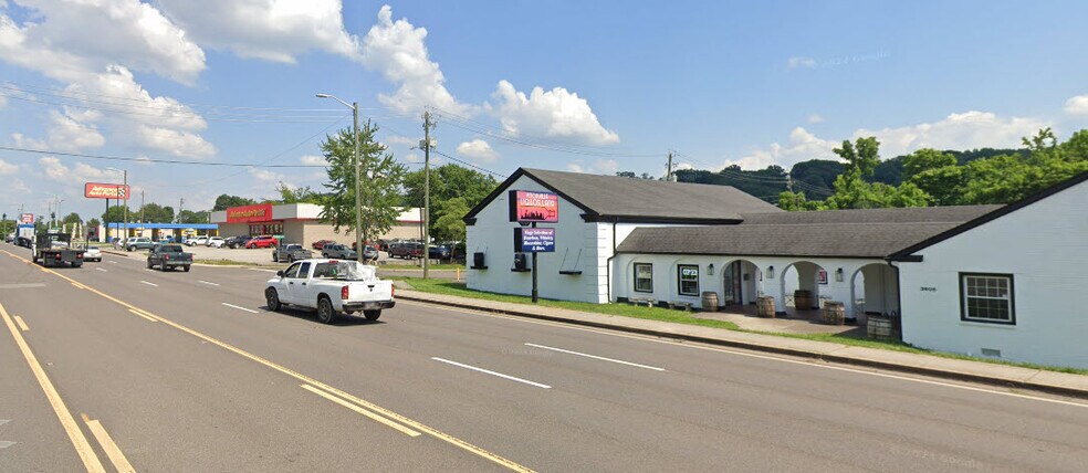 More Photos Of 3600-3606 Western Ave, Knoxville Freestanding For Sale