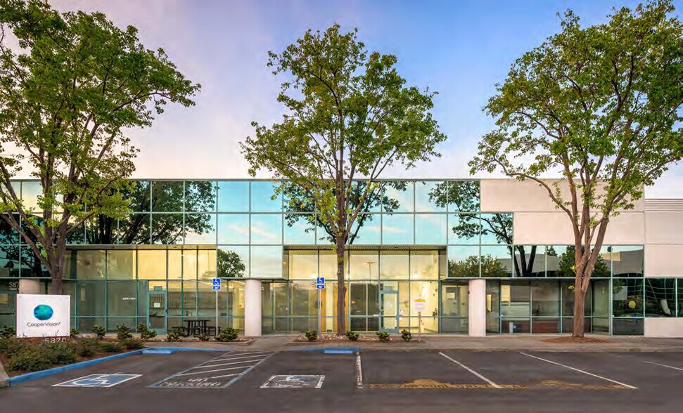 More Photos Of 5870 Stoneridge Dr, Pleasanton Unknown For Lease