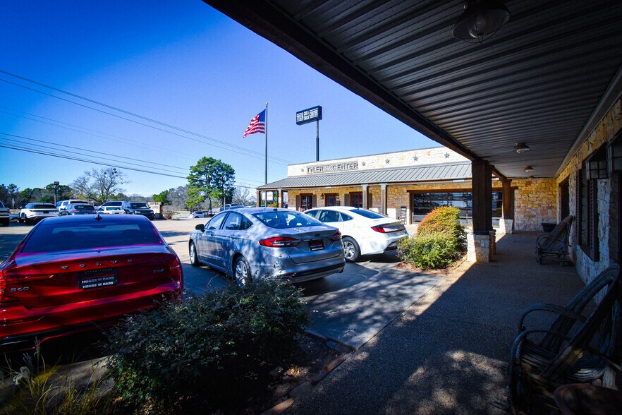 More Photos Of 7906 S Broadway Ave, Tyler Office Residential For Sale