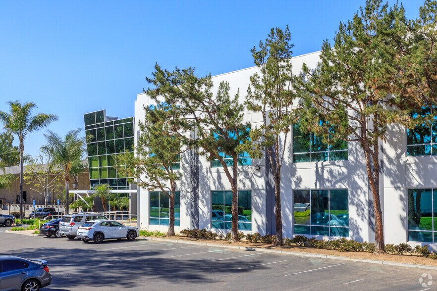 More Photos Of 13101-13111 Moore St, Cerritos Warehouse For Lease