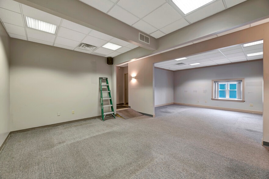 More Photos Of 101 N Gray Ave, Wilmington Medical For Sale