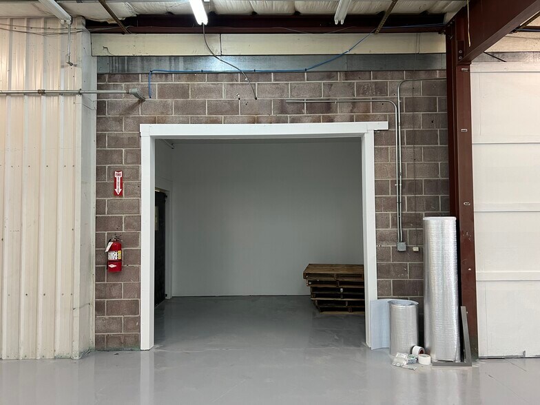 More Photos Of 1320 W A St, Pasco Warehouse For Sale