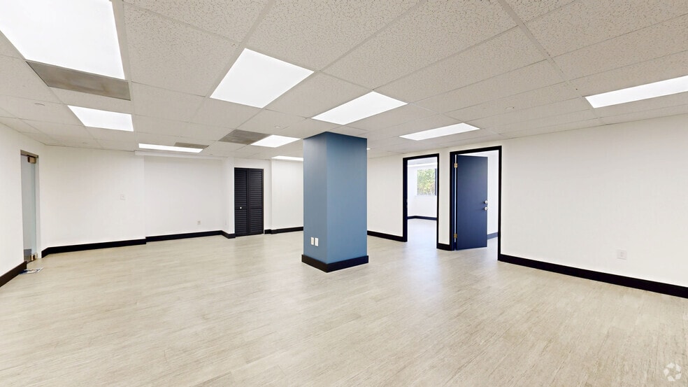 More Photos Of 10800 Biscayne Blvd, Miami Office For Lease