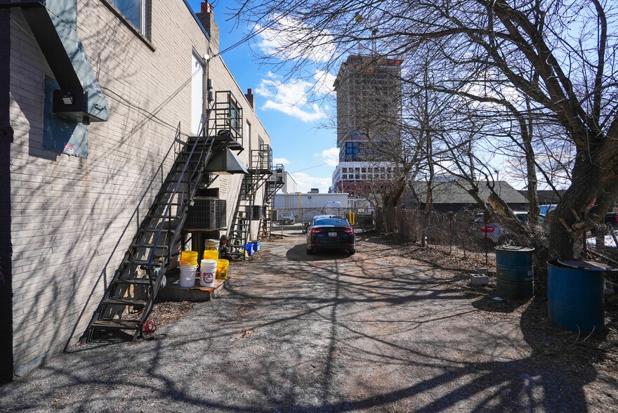 More Photos Of 54 Maple Ave, Barrie Storefront Retail Residential For Sale