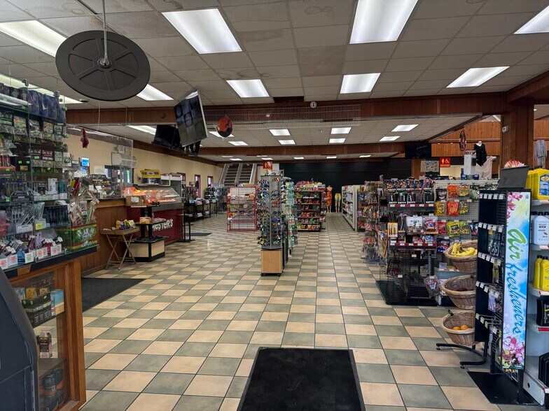 More Photos Of 7311 Highway 104 N, Cedar Grove General Retail For Sale