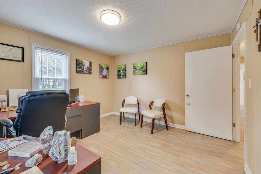 More Photos Of 1119 N Main Ave, Erwin Medical For Lease