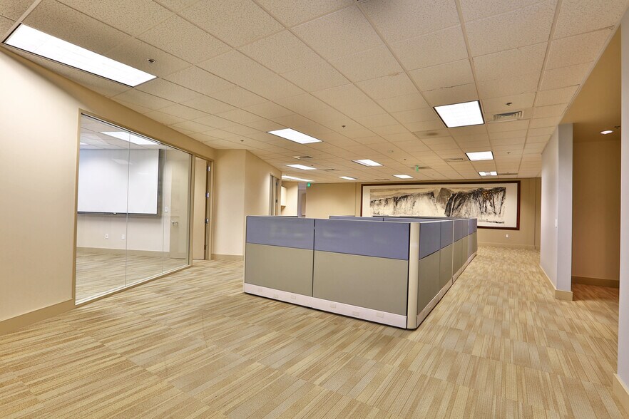 More Photos Of 3000 Lakeside Dr, Santa Clara Research And Development For Lease