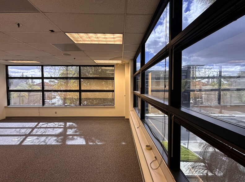 More Photos Of 6803 International Ave, Cypress Office For Lease