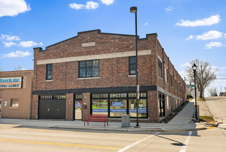 More Photos Of 1133 Indiana Ave, Sheboygan Storefront Retail Office For Lease