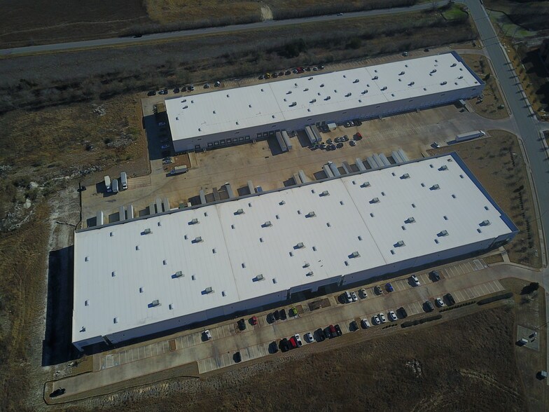 More Photos Of 900 New Meister Ln, Pflugerville Distribution For Lease