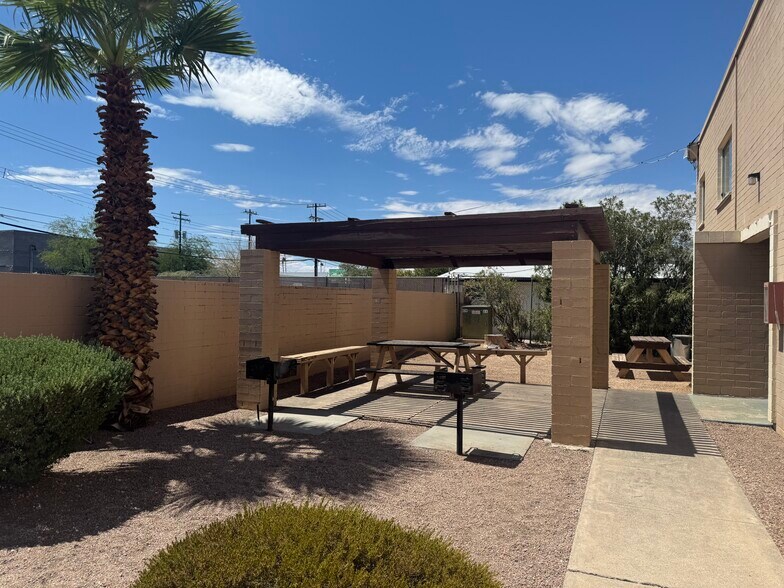 More Photos Of 5160 E Bellevue St, Tucson Apartments For Sale