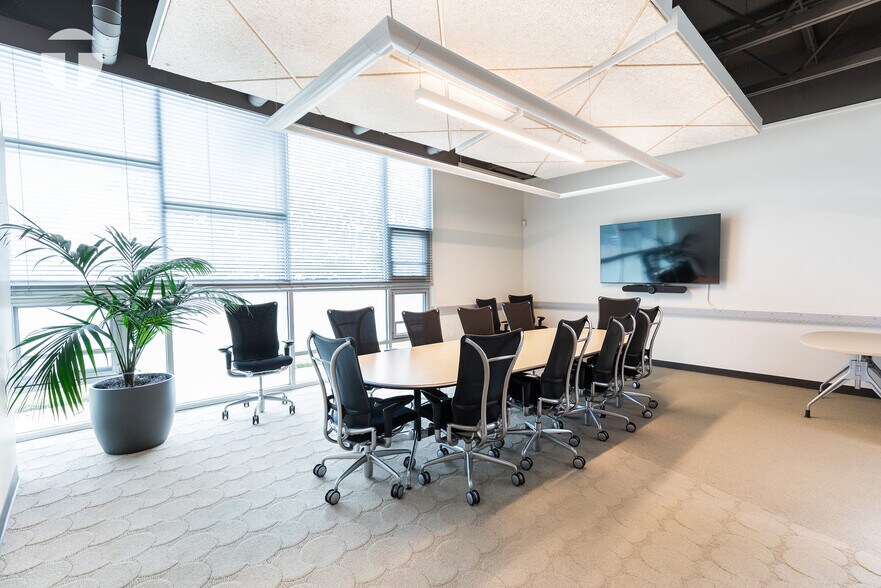 More Photos Of 109 Scripps Dr, Sacramento Office For Sale