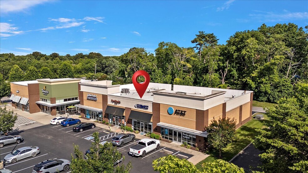 More Photos Of 923 Nashville Pike, Gallatin Storefront Retail Office For Lease