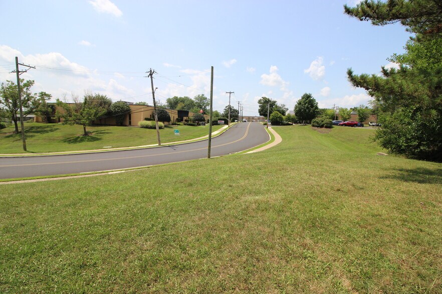More Photos Of 455 Maryland Dr, Fort Washington Light Manufacturing For Sale