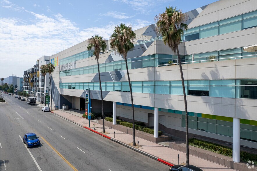 More Photos Of 5161 Lankershim Blvd, North Hollywood Coworking Space