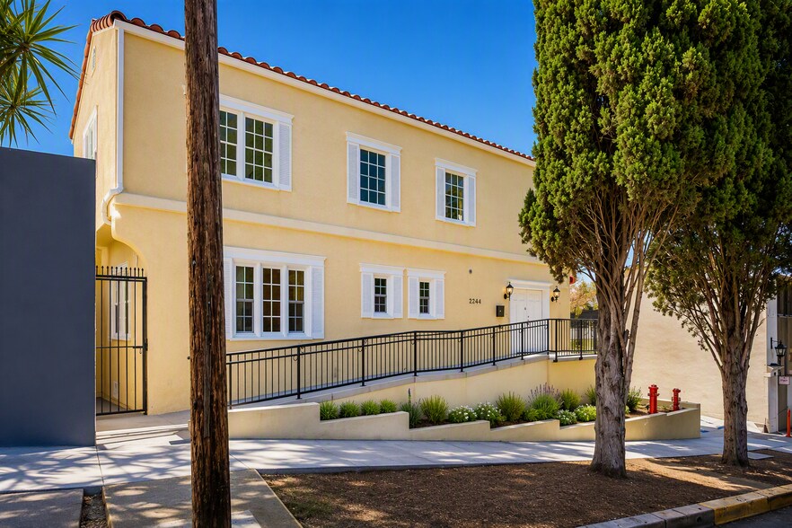 More Photos Of 1112 N Sherbourne Dr, West Hollywood Loft Creative Space For Lease