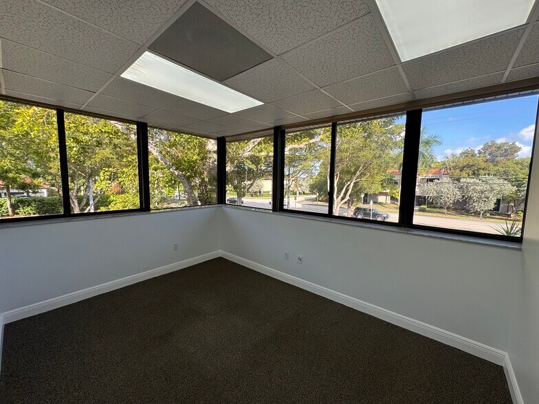 More Photos Of 7000 SW 97th Ave, Miami Office For Sale