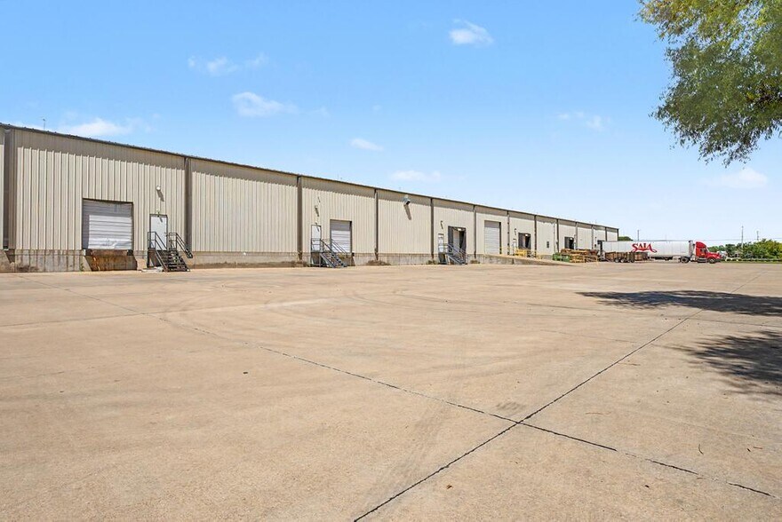 Primary Photo Of 1300 W Hudson Rd, Rogers Warehouse For Lease