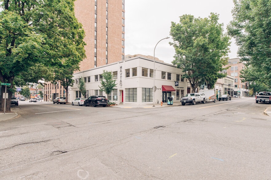 Primary Photo Of 1120-1136 NW Hoyt St, Portland Office For Lease
