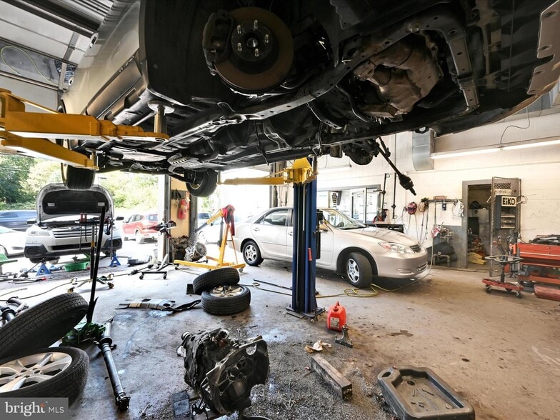 More Photos Of 801 S Prince St, Lancaster Auto Repair For Sale