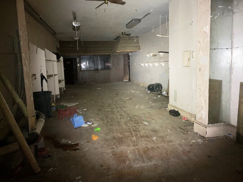 More Photos Of 918 S Broadway, Camden Storefront For Sale