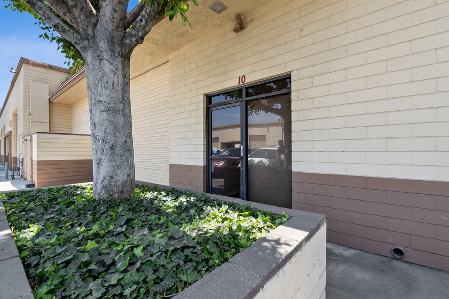 More Photos Of 12455 Branford St, Pacoima Warehouse For Sale