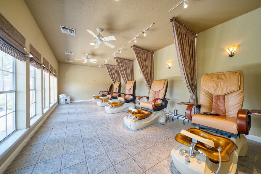 More Photos Of 2805 Center St, Deer Park Storefront Retail Office For Sale