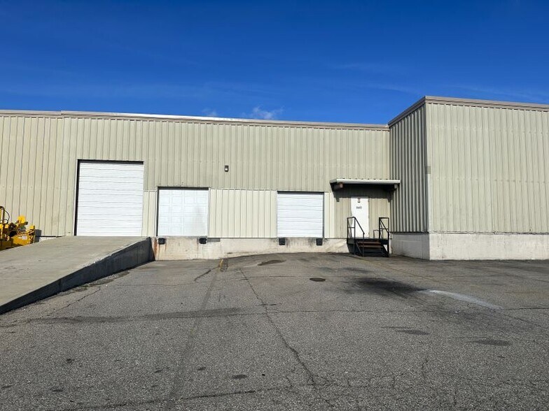 More Photos Of 1061 Skillman Dr, Cincinnati Warehouse For Lease
