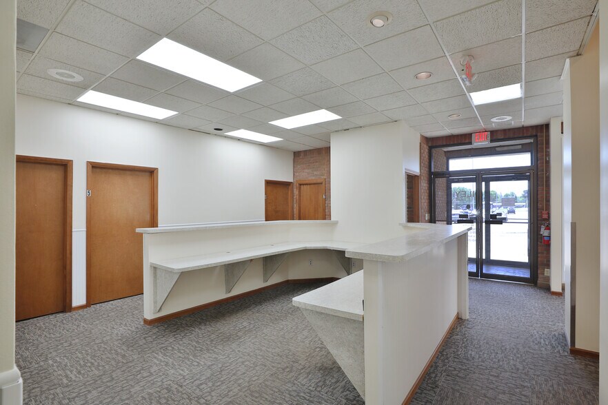 More Photos Of 1600 Sheridan Dr, Lancaster Medical For Sale