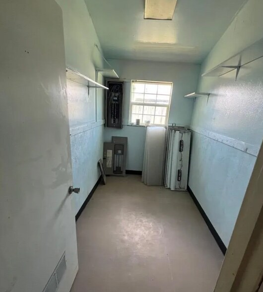 More Photos Of 569 Bear Dr, Timpson Medical For Sale