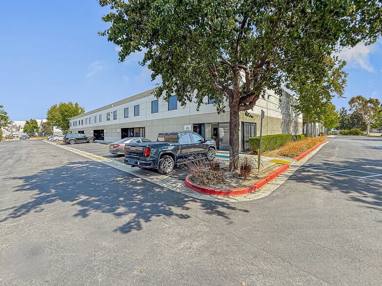 More Photos Of 2362 E Sturgis Rd, Oxnard Warehouse For Sale