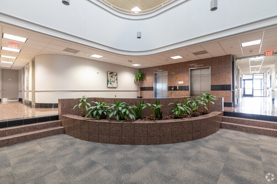 More Photos Of 101 Grovers Mill Rd, Lawrenceville Office For Sale