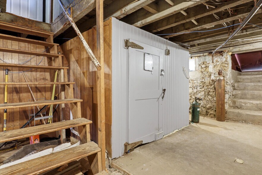 More Photos Of 641 Old Elm St, Conshohocken Bar For Sale