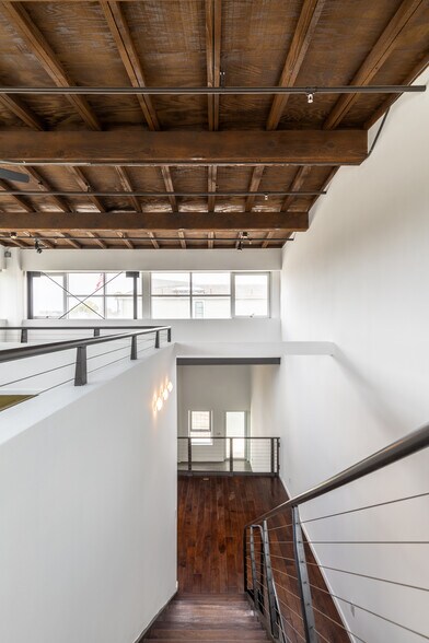 More Photos Of 2100 Abbot Kinney Blvd, Venice Office For Lease