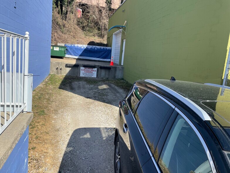 More Photos Of 3539 Clipper Mill Rd, Baltimore Warehouse For Sale