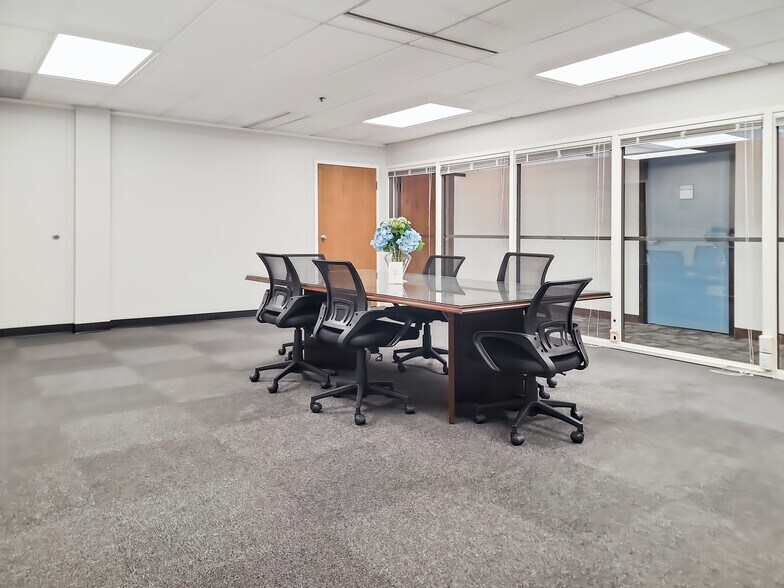 More Photos Of 120 Bishops Way, Brookfield Coworking Space