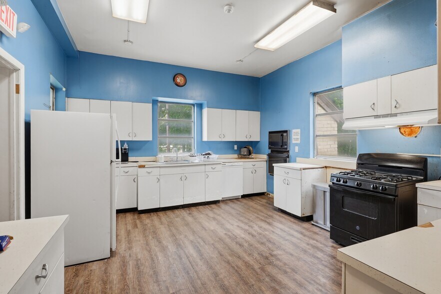 More Photos Of 40 S Hamilton St, Poughkeepsie Apartments For Sale